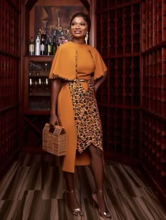 Ankara Short Dress Styles 2023, 2023 African Wear, Ankara Short Gowns Classy Office, Short Office Dress, Modest African Dresses, Office Ankara Dresses, Short Ankara Dresses Classy 2024, Ankara Short Gown Style 2024