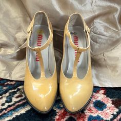 Vintage Miu Miu T-Strap Heels. Size 37. Geometric Sole. Great Vintage Condition. Rare Style. Vintage Miu Miu, Miu Miu Heels, T Strap Heels, Miu Miu Shoes, Butter Yellow, Shoes Vintage, Yellow Shoes, Vintage Yellow, T Strap