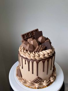 there is a cake that has chocolate on it