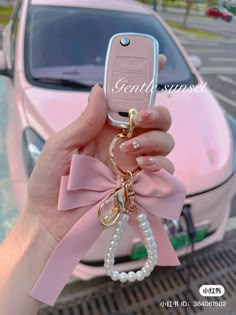 pink car fob Pink Car Accessories, Pink Cars, Girly Car Accessories, Car Deco, Cool Car Accessories, Girly Car, Car Interior Design, Car Things, Car Essentials