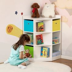 Small spaces need to be organized and treated with an eye for minimalism. That's why this kids corner storage unit is built to take advantage of space in a way traditional cube shelves and cubbies don't. Small bedrooms, small houses, and play areas can benefit from this space-saving design that leaves the rest of the floor space open. Featuring three cloth drawers, this kids storage organizer from HOMCOM makes it easy to tidy up. Size: 22.5" x 22.5" x 37".  Color: White. Corner Cube Storage, Corner Storage Unit, Toy Storage Shelves, Toy Storage Organizer, Small Bedroom Organization, Kids Cabinet, Armoire D'angle, Cube Storage Unit, Bookcase Organization