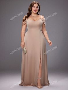 Silk Dress With Sleeves Gowns, Wedding Guest Looks Plus Size, Plus Size Formal Dresses For Wedding, Silk Dress Plus Size, Plus Prom Dresses, Formal Dress For Women, Dress For Chubby, Simple Evening Dress, Satin Evening Dress