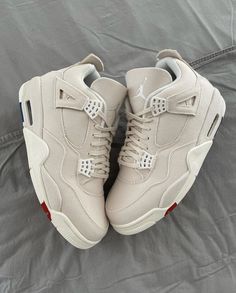 White Sneakers Men Fashion Jordan 4 Canvas, Casual Sneakers For Men, Nike Shoes Air Force, White Sneakers Men, Pretty Shoes Sneakers, Kicks Shoes, Jordan Shoes Retro, All Nike Shoes, Nike Air Shoes