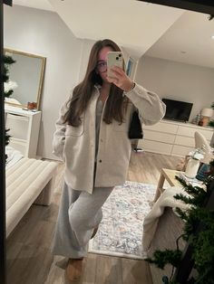 winter, fall, outfit inspo, outfit, inspiration, cozy, outfit inspiration, outfit ideas Inspiration Outfit Ideas, Inspo Outfit, Rainy Day Outfit, Cozy Outfit, Airport Outfit, Casual Dinner Outfit, School Outfit, Winter Outfit, Minimalist Outfit