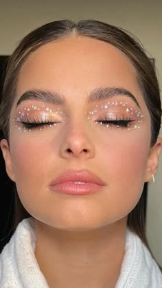 Fun Wedding Makeup, Festival Makeup Looks, Bday Makeup, Starfall Ball, Looks Festival, Hangout Fest, Music Festival Makeup, Makeup Festival, Festival Make Up