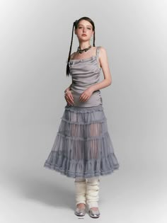 A cute tulle skirt with a nuanced see-through feel. 

A long length piece that can be worn by adult ladies. 

As it is finished in one color, it goes perfectly with any top. 

◾️Model
Height/Weight: 167cm/50kg
Try size: S

◾️Material
polyester 100%




Size (cm)
Skirt length
Waist


S
78
66-76


M
81
72-82


L
84
78-88 Grunge 2014, Short Tulle Skirt, Tulle Skirt Outfit, Tool Skirt, Ballet Wrap Skirt, Long Tulle Skirt, Lace Clothes, Tulle Skirts Outfit, Tights Outfits