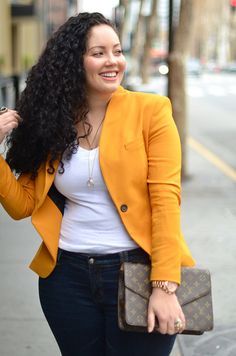 girlwithcurves.com/ Tanesha Awasthi, Giovanna Battaglia, Anna Dello Russo, Yellow Blazer, Plus Size Beauty, Sarah Jessica Parker, Plus Size Kleidung