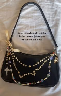 Jane Birkin Style, Accessorize Bags, Jane Birkin, Bag Charms, Pretty Bags, Cute Bags, Mode Vintage, My Bag, Jewelry Inspo