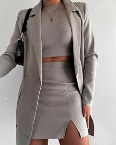 Urban Outfitters Outfit, Vinter Mode Outfits, Weekend Ootd, Friday Weekend, Mode Inspo, Looks Chic, Pastry Chef, Work Outfits Women, Professional Outfits