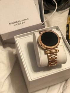 Trendy Watches Women, Michael Kors Watch Rose Gold, Elegant Watches Women, Gold Watches Women