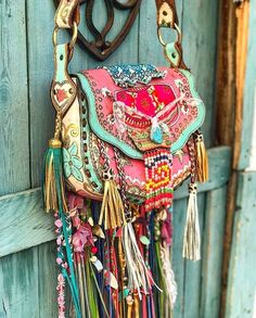 Todays bag! What do you think? Yay or Nay? indiawakandahellip Hippie Elegante, Look Hippie Chic, Bohemian Purse, Look Boho Chic, Boho Styl, Boho Mode, Estilo Hippy, Mode Hippie, Bohemia Style