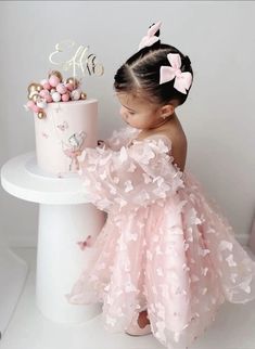 Pink Birthday Dress, Birthday Butterfly, Idee Babyshower, Baby Birthday Decorations, First Birthday Dresses, Birthday Girl Dress, Foto Baby, Butterfly Birthday, Kids Frocks