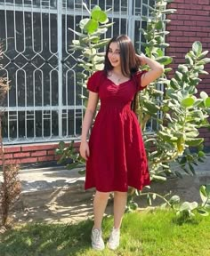 Casual One Piece Dress For Women, Half Frocks For Women, Modest Simple Outfits, Outfits For Christmas, Simple Frock Design, Simple Frocks, Stylish Short Dresses, Desi Fashion Casual, Modest Dresses Casual