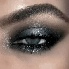 Silver Makeup, Dark Makeup