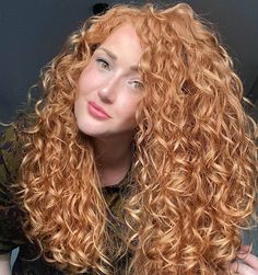 128 Likes, 5 Comments - Curly Hair Inspiration (@curly_hair_hacks) on Instagram: “❤️🧡 . . . . . . . . #curlyhair #curlygirlmethod #naturalhair #curls #hairtransformation #curlygirl…” Permed Ginger Hair, Long Curly Strawberry Blonde Hair, Long Curly Copper Hair, Ginger Bombshell Curls, Wild Curly Red Hair, Prom Hair Medium, Medium Curly, Medium Length Curly Hair, Medium Curly Hair Styles