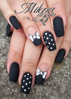 Disneyland Nails, Disney Acrylic Nails, Minnie Mouse Nails, Mickey Nails, Kutek Disney, Dot Nail Art, Disney Nails