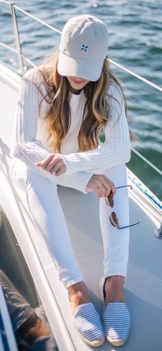 # Travelers What To Wear On A Boat, Baseball Cap Outfit Summer, Ball Cap Outfit, Baseball Hat Outfit, Baseball Cap Outfit, Cap Outfit