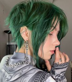 Green Pixie Cut, Emira Blight, Portraits To Draw, Oc Style, Haircuts Color, Amber Liu, Rocker Girl, Hair Cut Ideas