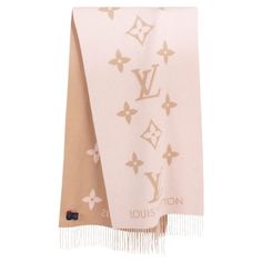 100% authentic Louis Vuitton Reykjavik extra-long scarf in pink and beige 100% cashmere features an enormous version of the house's famous Monogram pattern, accented by a Louis Vuitton Paris signature and delicate fringes at the ends. Has been worn once and is in virtually new condition. Measurements Model M78908 Width 45cm (17.6in) Length 170cm (66.3in) All our listings include only the listed item unless otherwise specified in the description above. Louis Vuitton Shawl, Luxury Designer Pink Scarves, Scarf Louis Vuitton, Pink Louis Vuitton, Luxury Pink Elegant Silk Scarf, Louis Vuitton Silk Scarf, Louis Vuitton Beige, Louis Vuitton Scarf, Louis Vuitton Paris