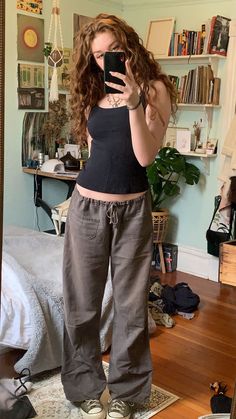 Indie Film Aesthetic Outfits, Wolf Alice Tattoo, Simple Fit Ideas, Girly Fashion Outfits, Outfit Ideas Warm Weather, Best Hairstyles For Women, Downtown Outfits, The Best Hairstyles, Fits Clothes