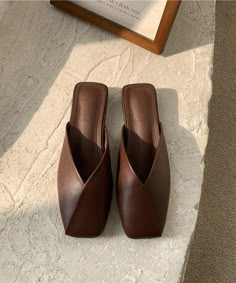 Stylish Chocolate Flat style slippersMade of:-Faux Leather Upper.-Rubber sole-Faux Leather cushioned insole. Faux Leather Accessories, Web Dress, Brown Wedge Sandals, Floppy Sun Hats, Brown Cowhide, Flat Slipper, Chunky High Heels, Silver Sandals, Girly Shoes