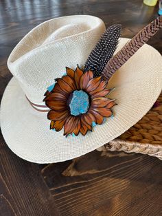 Hat Bands Diy Ideas, Burned Hats, Leather Sunflower, Cowboy Hat Design, Hat Burning, Custom Cowboy Hats, Sunflower Hat, Hat Bar, Cowboy Gear