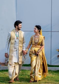 Weeding Dress Outfits Man, Mens Bridal Wear Indian Groom Outfit, South Indian Groom Look, Couple Marriage Outfit Indian, Muhurtham Outfit For Men, Wedding Couple Dress Indian Saree, Groom Indian Reception Outfits, South Indian Wedding Groom Outfits, Muhurtham Dress For Groom