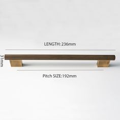 an image of a metal handle on a white background with measurements for each piece and the length