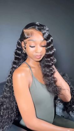 Frontal Wig Hairstyles Curly Hair, 19th Birthday Hairstyles, Hairstyle Wigs For Black Women, Black Lace Front Hairstyles, Curl Wigs For Black Women, Diamonds In Hair, Short Curly Wig Hairstyles, Side Part Crimps, Wavy Wig Hairstyles