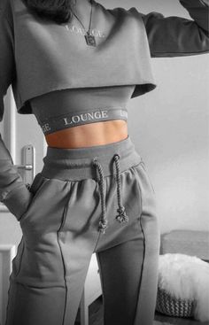 Smink Inspiration, Chique Outfits, Tomboy Style Outfits, Tomboy Fashion, Girls Fashion Clothes, Teenage Fashion Outfits, Edgy Outfits