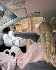 Moon Boots Outfit, Winter Princess, Eve Outfit, Pink Girly Things, New Years Eve Outfits, Cute Winter Outfits, Moon Boots, Winter Aesthetic