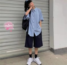 Tomboy Polo Outfits, Capri Pants Outfits, Shirt Outfit Summer, Color Pants, Tomboy Style Outfits, Easy Trendy Outfits, Street Style Summer, Fashion Inspiration Design, Closet Fashion