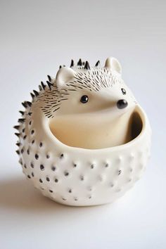 animal pinch_pot ideas (3) Animal Pinch Pots, Pot Craft Ideas, Making Planters, Pinch Pot Ideas, Pot Craft, Pinch Pot, Pot Ideas, Paper Mache Art