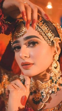 Bridal Makeup Red Lips, Urdu Poetry Ghazal, Sehar Khan, Red Saree Wedding, Pakistani Women Dresses, Matha Patti