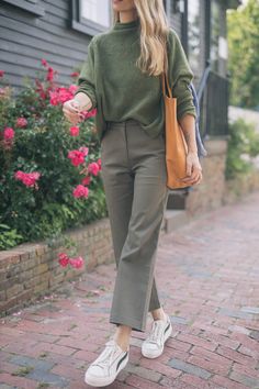 Soft Autumn Outfits Casual, Soft Autumn Fall Outfits, Warm Tone Outfits Style, Soft Classic Winter Outfit, Warm Tone Outfits, Earth Tones Outfit, 2025 Outfit, Worship Team, Luxury Photography