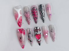 Y2k Press On Nails, Nail Y2k Designs, Kawaii Goth Nails, Nails Acrylic Heart, Pink Coffin Nail Designs, Draculaura Nails, Y2k Nails Pink, Cyberpunk Nails, Intricate Nail Designs