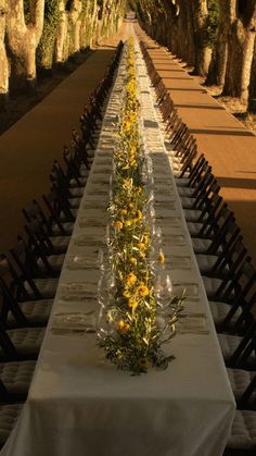 mariage jacquemus Simple Wedding Table Settings, Serena Williams Wedding, Wedding Ideas 2024, Simon Porte Jacquemus, Provence Wedding, Vogue Wedding, Wedding Moodboard, Jeanne Damas, Creative Wedding Ideas