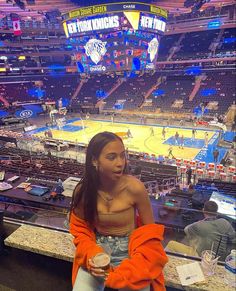 Basketball Date Outfit, Wife Status, Basketball Game Outfit Women, Rich Wife, Side Pic, Basketball Game Outfit