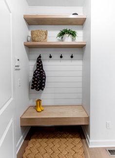 the entryway is clean and ready to be used as a mudroom or closet