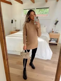 Winter Maternity Outfits With Boots, Chelsea Boots Outfit Maternity, Shein Maternity Outfits Winter, Pregnant Working Outfit, Snow Maternity Outfits, Fall Outfits Women Pregnant, Layered Maternity Outfits, Maternity Brunch Outfit Winter, Bump Work Outfit