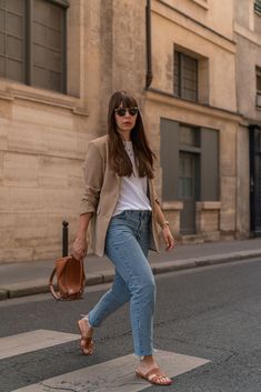 Blazer Outfit Casual, Linen Blazer Outfit, Beige Blazer Outfit, White Top Jeans, White Tee Jeans, Pijamas Women, Formal Clothes, Ootd Outfits