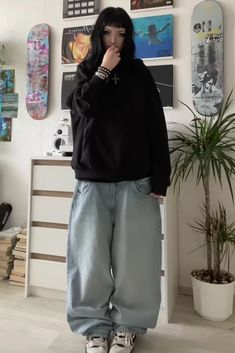 baggy jeans alt outfit inspo 90s Baggy Style, Baggy Jeans, Skate Shoes, Alternative Fashion, My Style, Outfit Accessories, Outfit Inspo, Quick Saves, Clothes