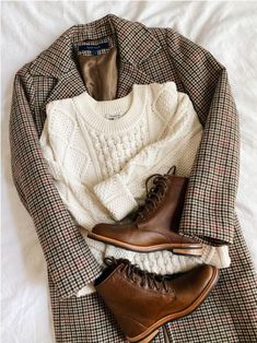 Winter Neutrals, Books Literature, Accessories Aesthetic, Academia Outfits, Casual Blazer Women, Aesthetic Books, Academia Fashion, Clothes Outfit, Colored Hair