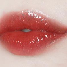 Korean Makeup Tips, Red Lipstick Makeup, Natural Lipstick, Trendy Makeup, Pin Art, Beautiful Lips