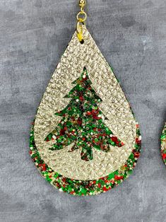 Tree Cutout, Diy Jewlery, Christmas Glitter, Learn Crafts, Earrings Christmas, Earrings Inspiration