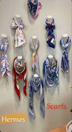 Scarf Shop Design Ideas, How To Display Silk Scarves, Scarf Display Ideas Craft Booths, Scarf Display Ideas, Charity Shop Display Ideas, Gift Shop Displays