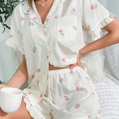 Super Cute And Stylish Ships In 5-10 Business Days Vintage Pajamas, Comfy Pjs, Womens Pjs, Cute Pjs, Cute Sleepwear, Cute Pajama Sets, Plus Size Pajamas, Nighty Night, Cute Pajamas