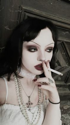 Vampire Style Makeup, Gothic Victorian Makeup, Goth Doll Aesthetic, Victorian Ghost Makeup, Victorian Era Makeup, Goth Cabaret, Victorian Vampire Makeup, Vampire Aesthetic Makeup, Gothic Wedding Makeup