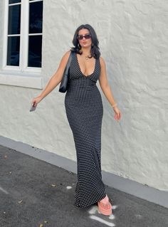 Princess Polly Polka Dot Dress, Maxi Sundress Outfit, Polka Dot Dress Aesthetic, Midsize Summer Dress, Summer Maxi Dress Outfit, Black Summer Maxi Dress, Black Midi Dress Outfit, Maxi Dress Outfit Casual, Spring Dress Outfits