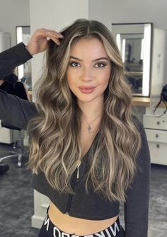 Bronde Balayage Winter, Blonde Locks On Brown Hair, Brunette With Blonde Dimension, Burnett With Blonde Highlights Balayage, Nely Cuevas Hair, Blonde Balayage On Dark Hair Money Piece, Bronde Balayage On Black Hair, Summer Balayage Brunette To Blonde, Baliage On Brown Hair